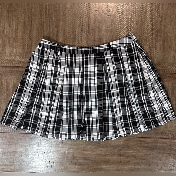 Hot Topic Black/White Plaid Schoolgirl Skirt size XL - Picture 11 of 15